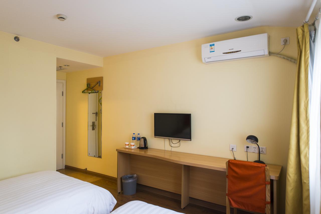 Home Inn Shanghai Railway Station North Square Exterior foto